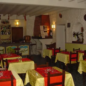 Hotel Le Saint Domingue, Die